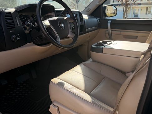 Used 2010 Chevrolet Silverado 1500 LT w/ Power Pack Plus image 6