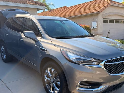 Used 2018 Buick Enclave Avenir w/ Avenir Technology Package FWD image 10