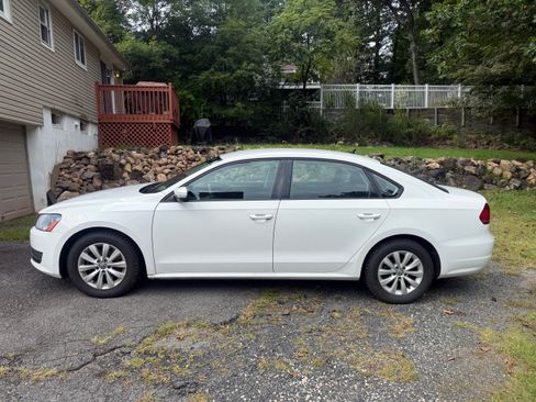 Used 2013 Volkswagen Passat 2.5 S FWD image 4