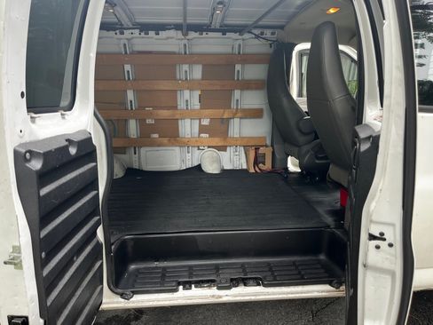 Used 2016 GMC Savana 2500 RWD image 10