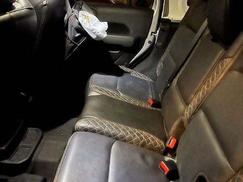 Used 2023 Jeep Wrangler Unlimited Sahara image 10