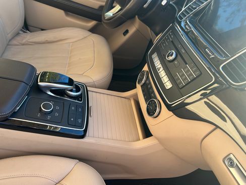 Used 2019 Mercedes-Benz GLS 450 4MATIC image 11