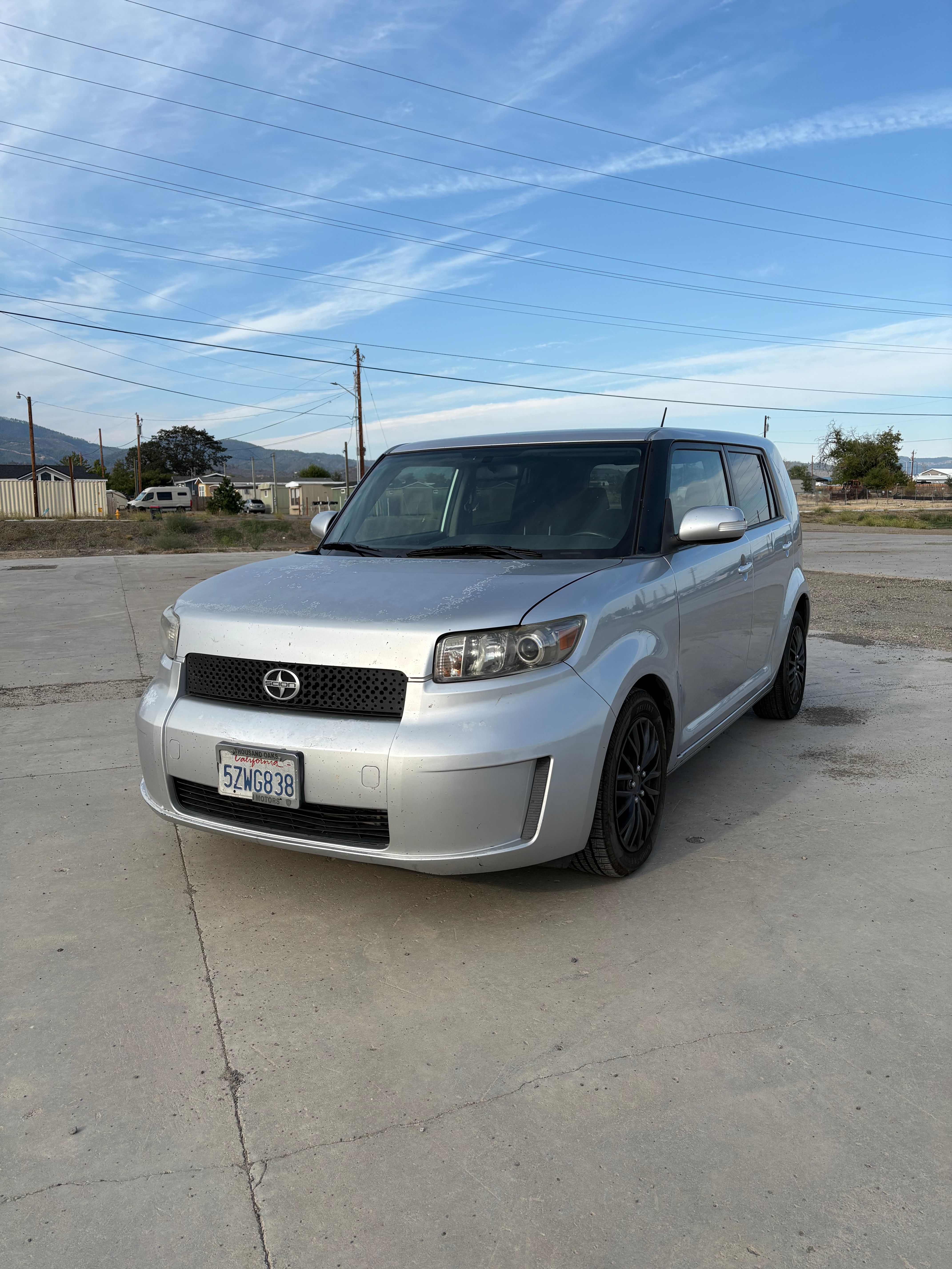 Used 2008 Scion xB FWD image 1