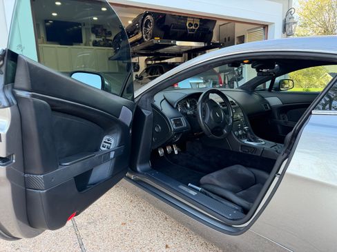 Used 2006 Aston Martin V8 Vantage Coupe 2D image 4