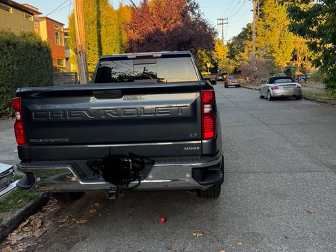 Used 2020 Chevrolet Silverado 1500 LT w/ All-Star Edition image 4