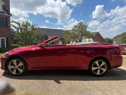 Used 2010 Lexus IS 350C RWD image 12