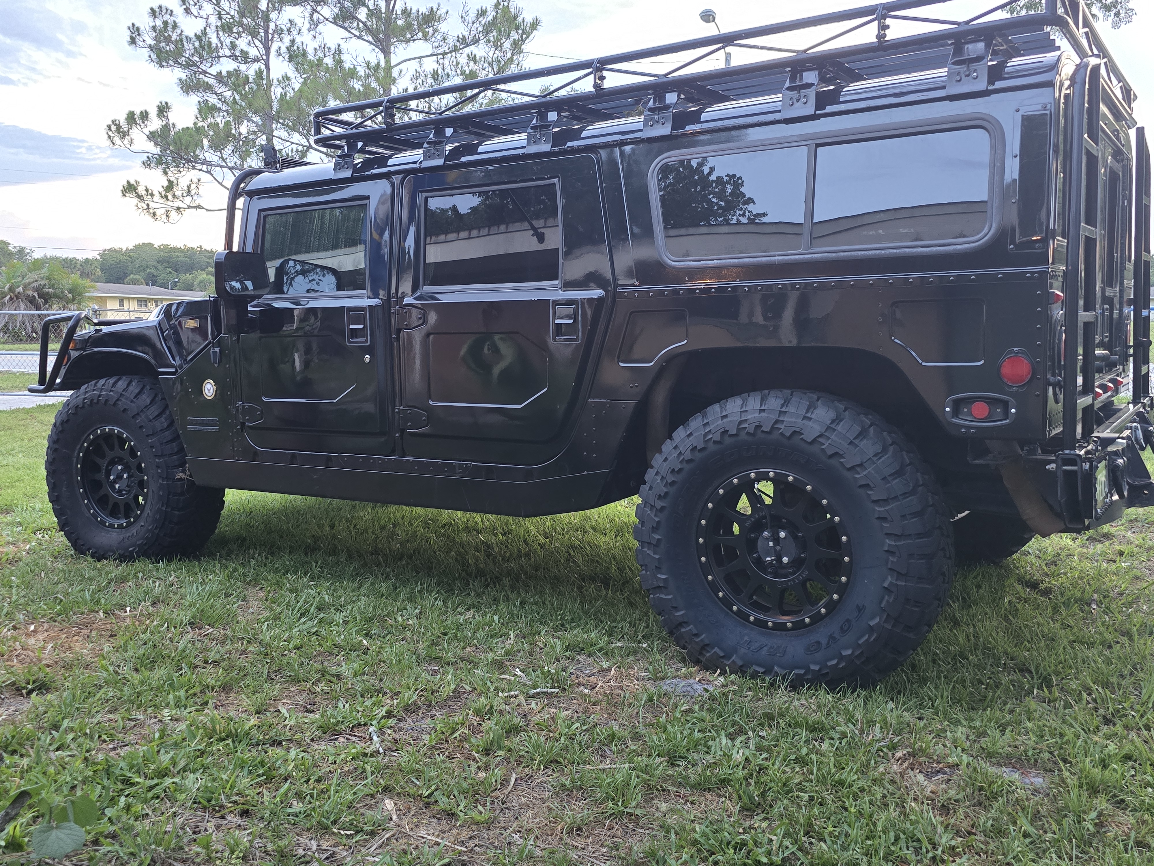 Used 2000 HUMMER H1 4-Door Wagon AWD/4WD image 2