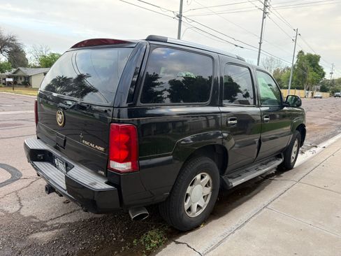 Used 2002 Cadillac Escalade Luxury image 17
