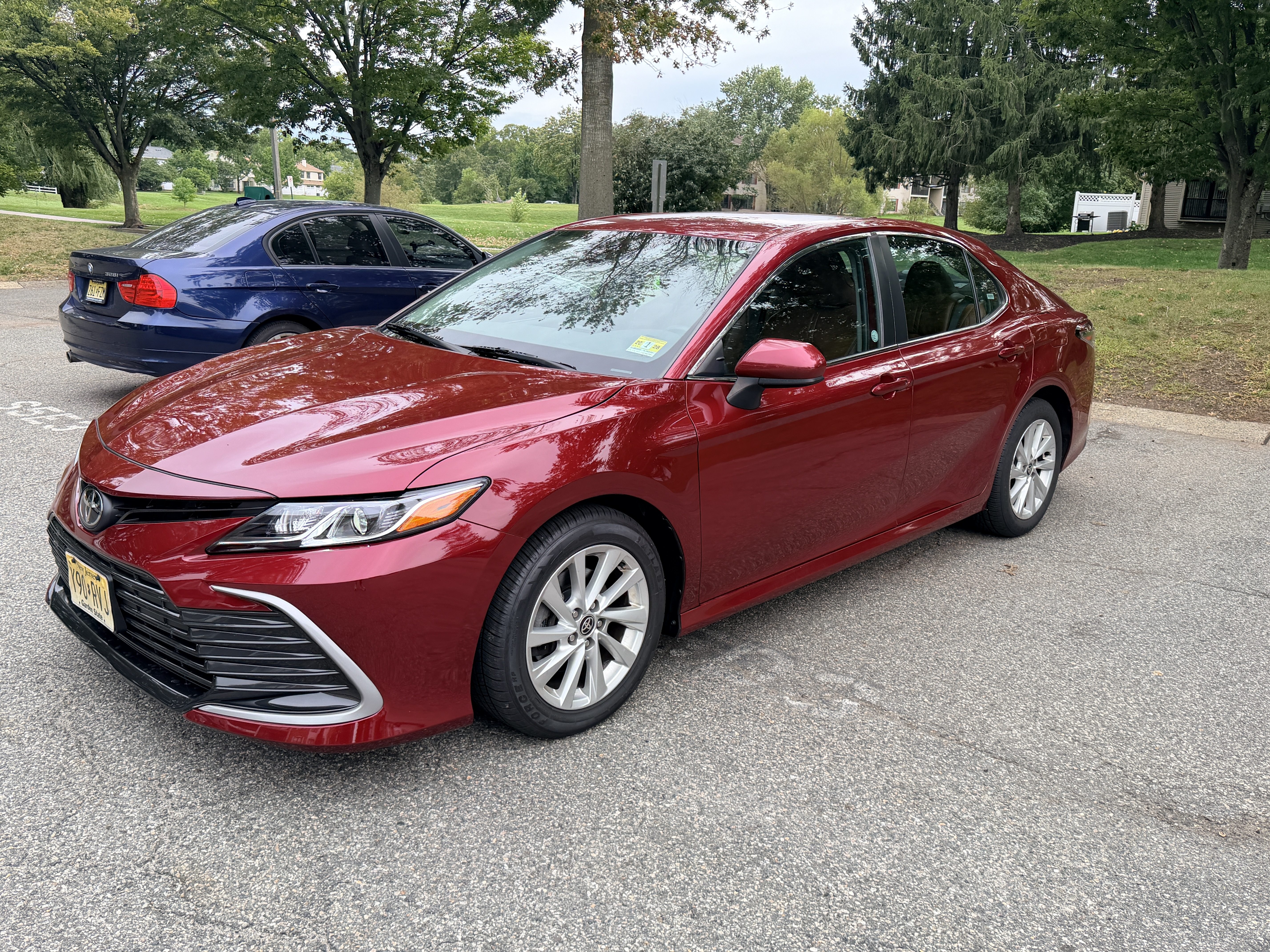 Used 2021 Toyota Camry LE FWD image 1