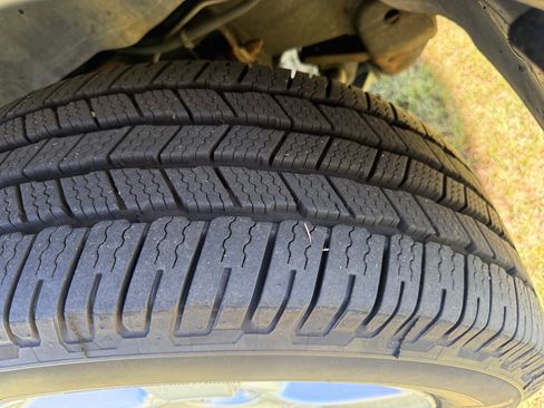 Used 2004 Chevrolet Tahoe LS w/ Preferred Equipment Group RWD image 21