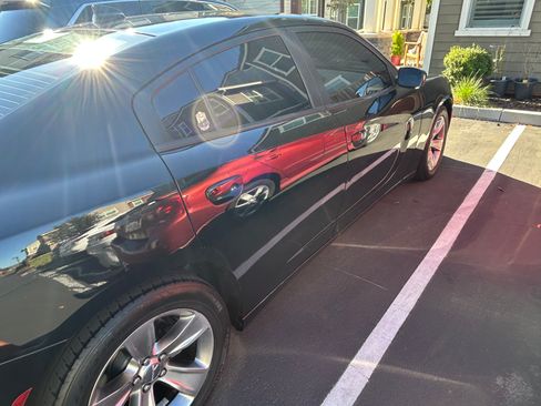 Used 2016 Dodge Charger SXT image 5