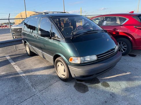 Used 1997 Toyota Previa LE image 5