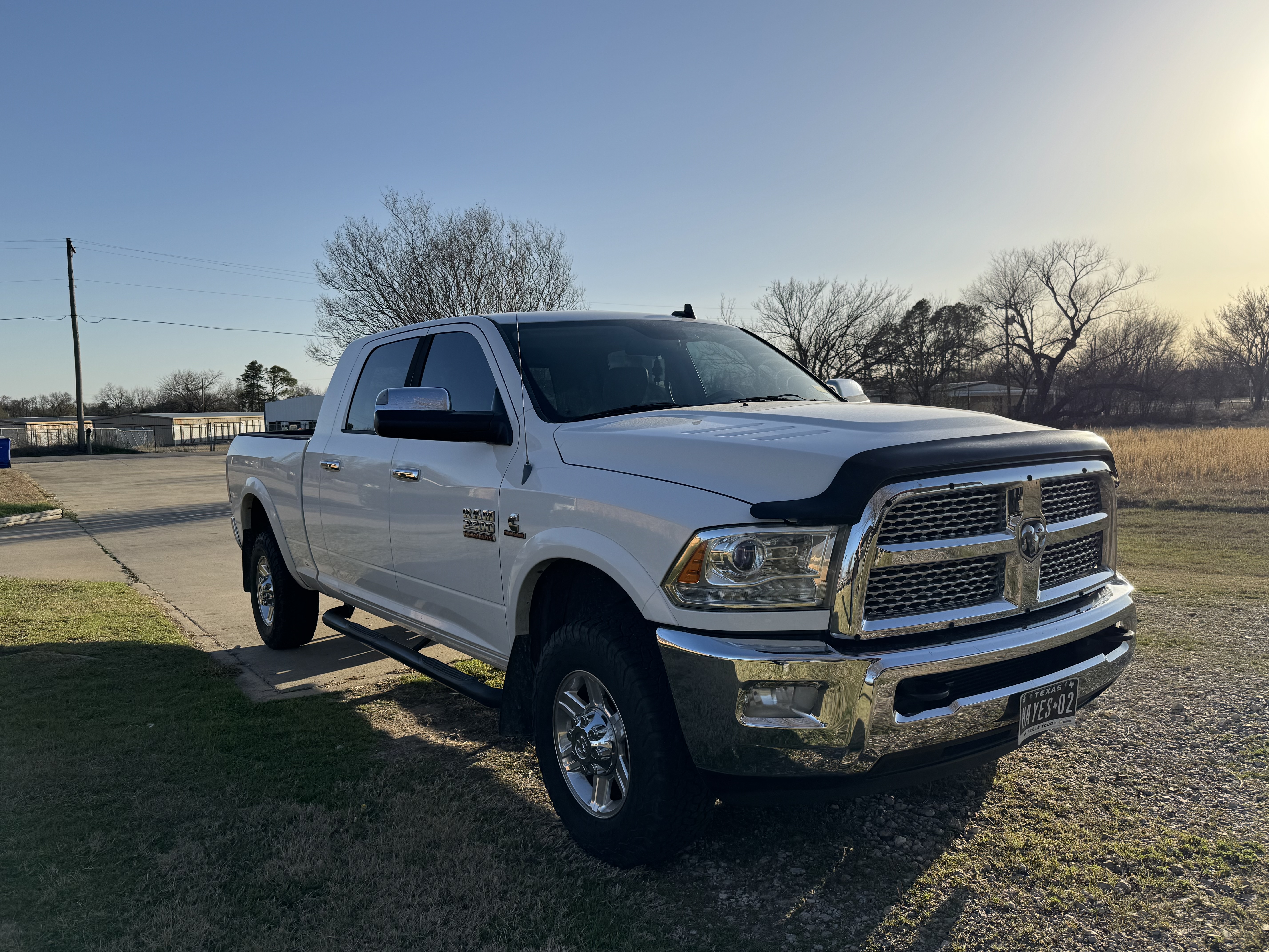 Used 2013 RAM 2500 Laramie w/ Convenience Group AWD/4WD image 2