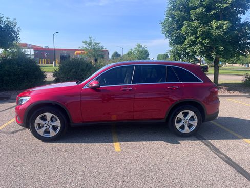 Used 2018 Mercedes-Benz GLC 300 4MATIC image 2
