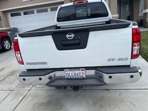 Used 2017 Nissan Frontier SV w/ SV Value Truck Package image 5