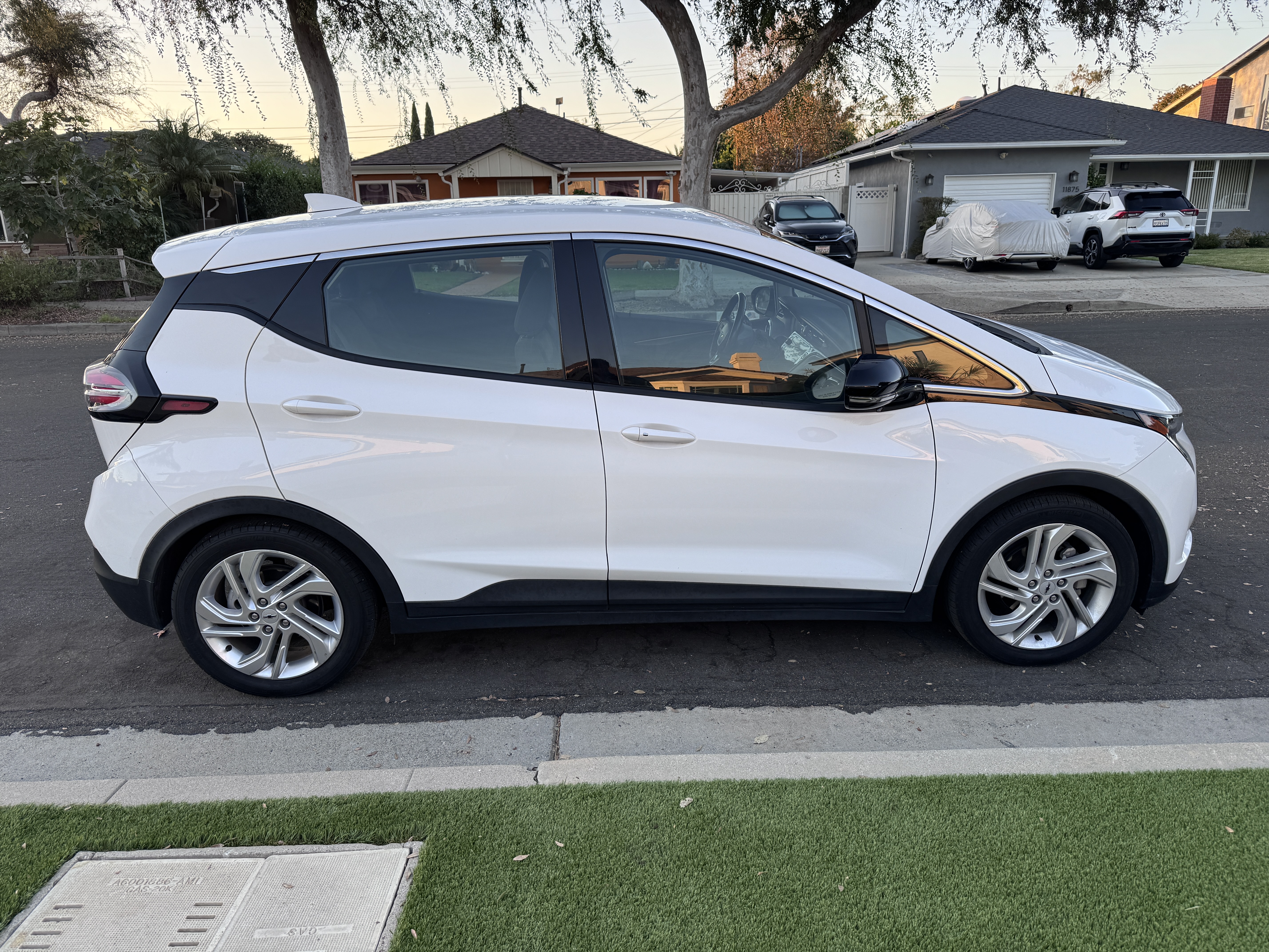 Used 2022 Chevrolet Bolt LT FWD image 10