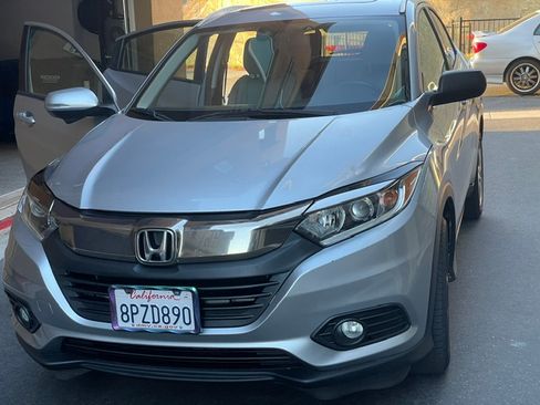 Used 2019 Honda HR-V EX image 2