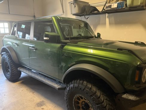 Used 2022 Ford Bronco Wildtrak image 2