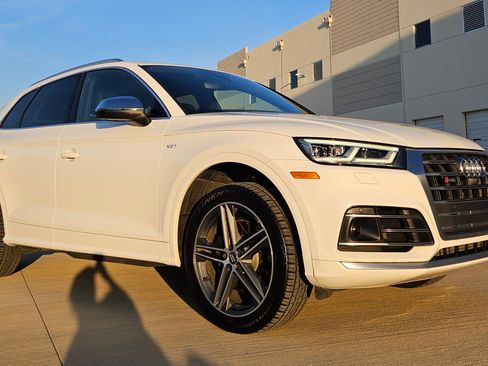 Used 2018 Audi SQ5 Prestige w/ Prestige Package image 1
