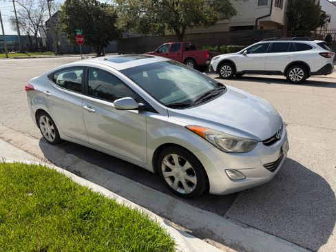 Used 2012 Hyundai Elantra Limited image 4