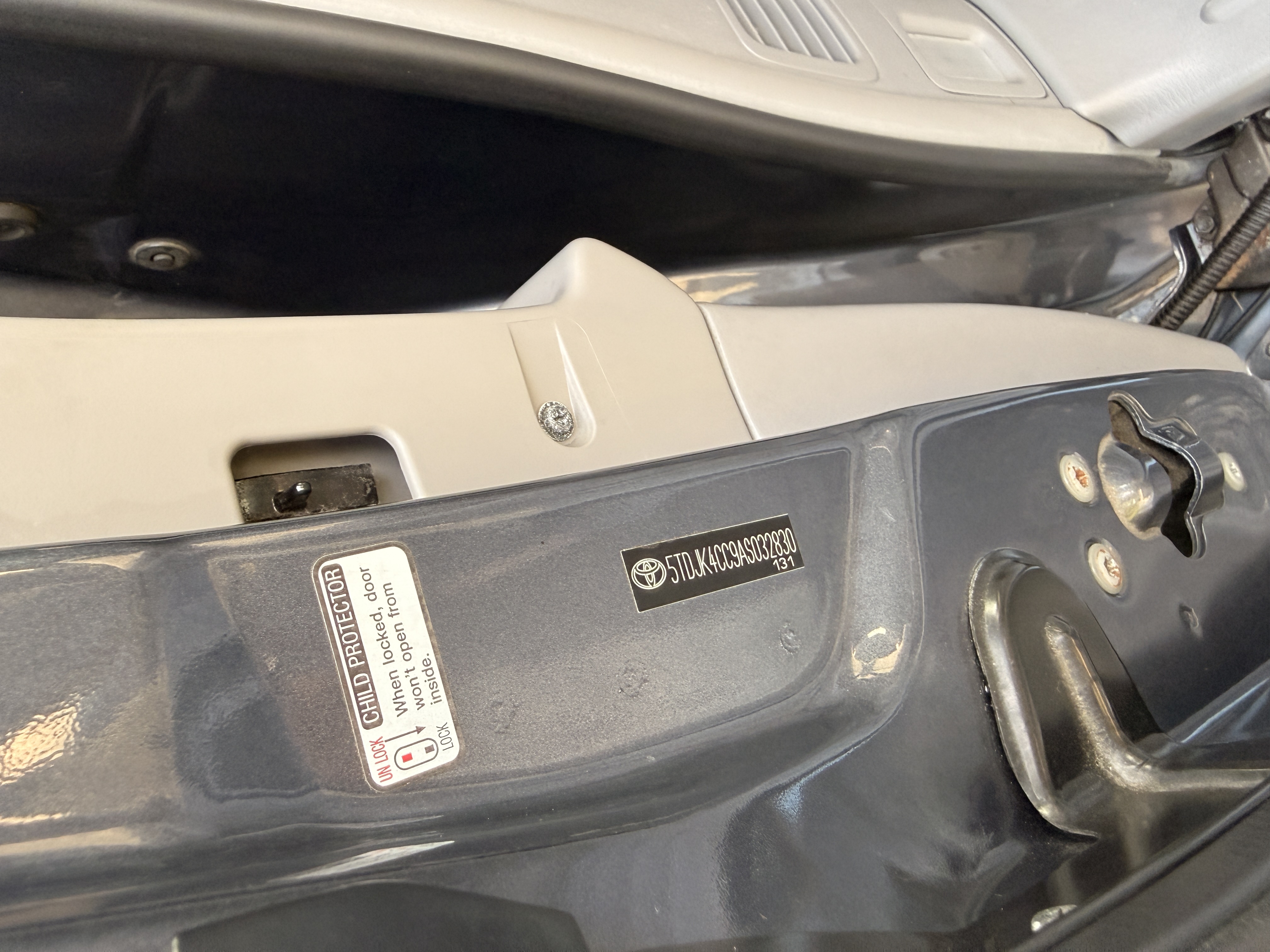 Used 2010 Toyota Sienna LE AWD/4WD image 18