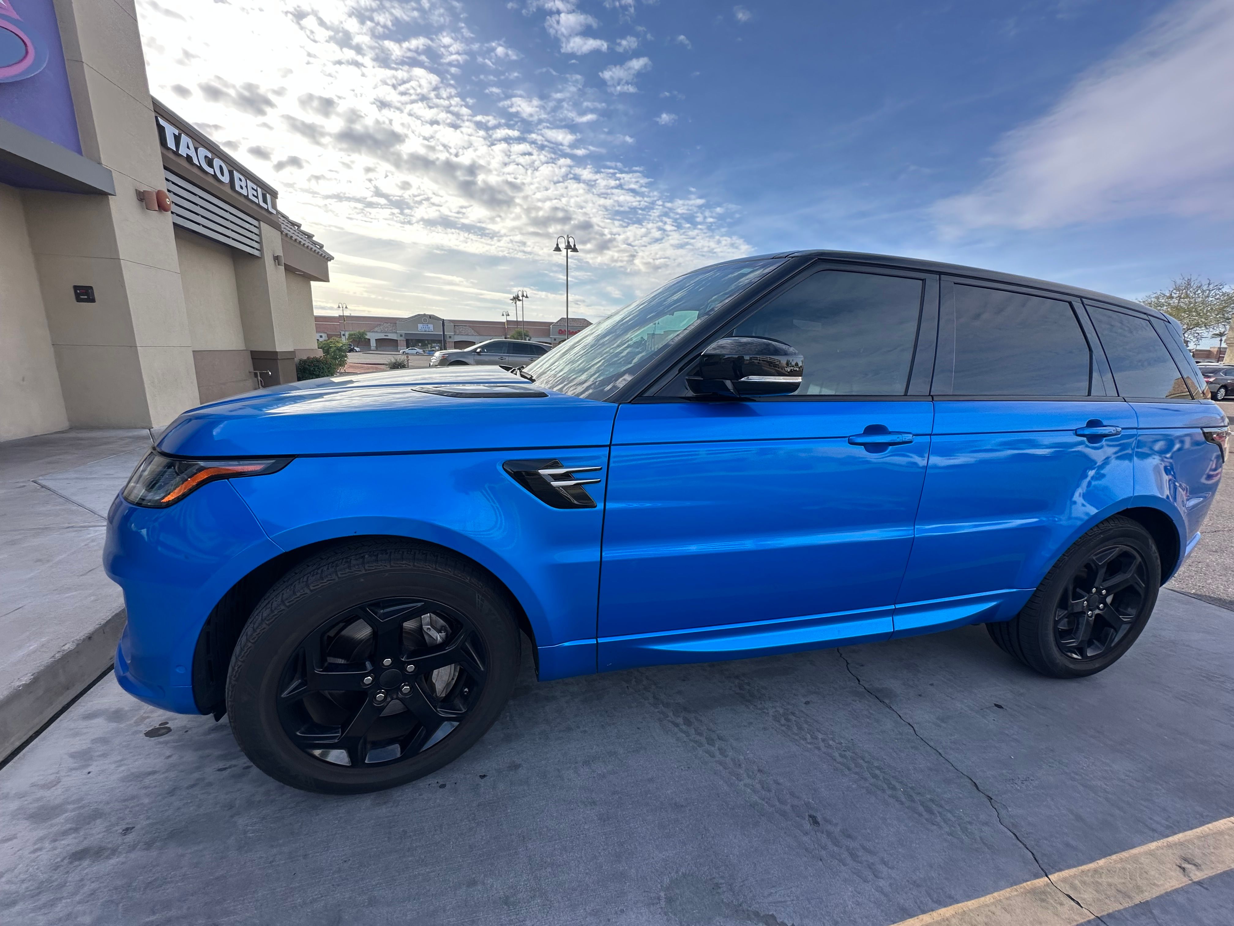 Used 2019 Land Rover Range Rover Sport HSE AWD/4WD image 2