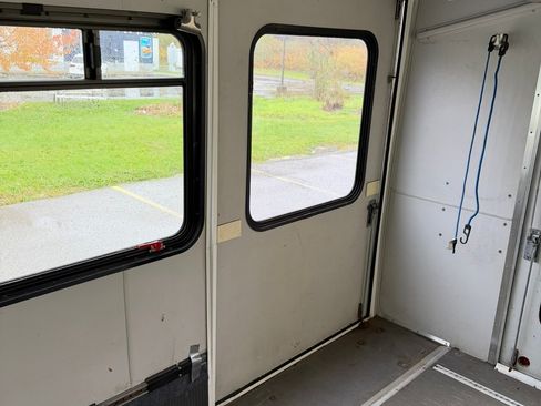 Used 2016 Ford E-450 and Econoline 450 Super Duty w/ Shuttle Bus Prep Package RWD image 5