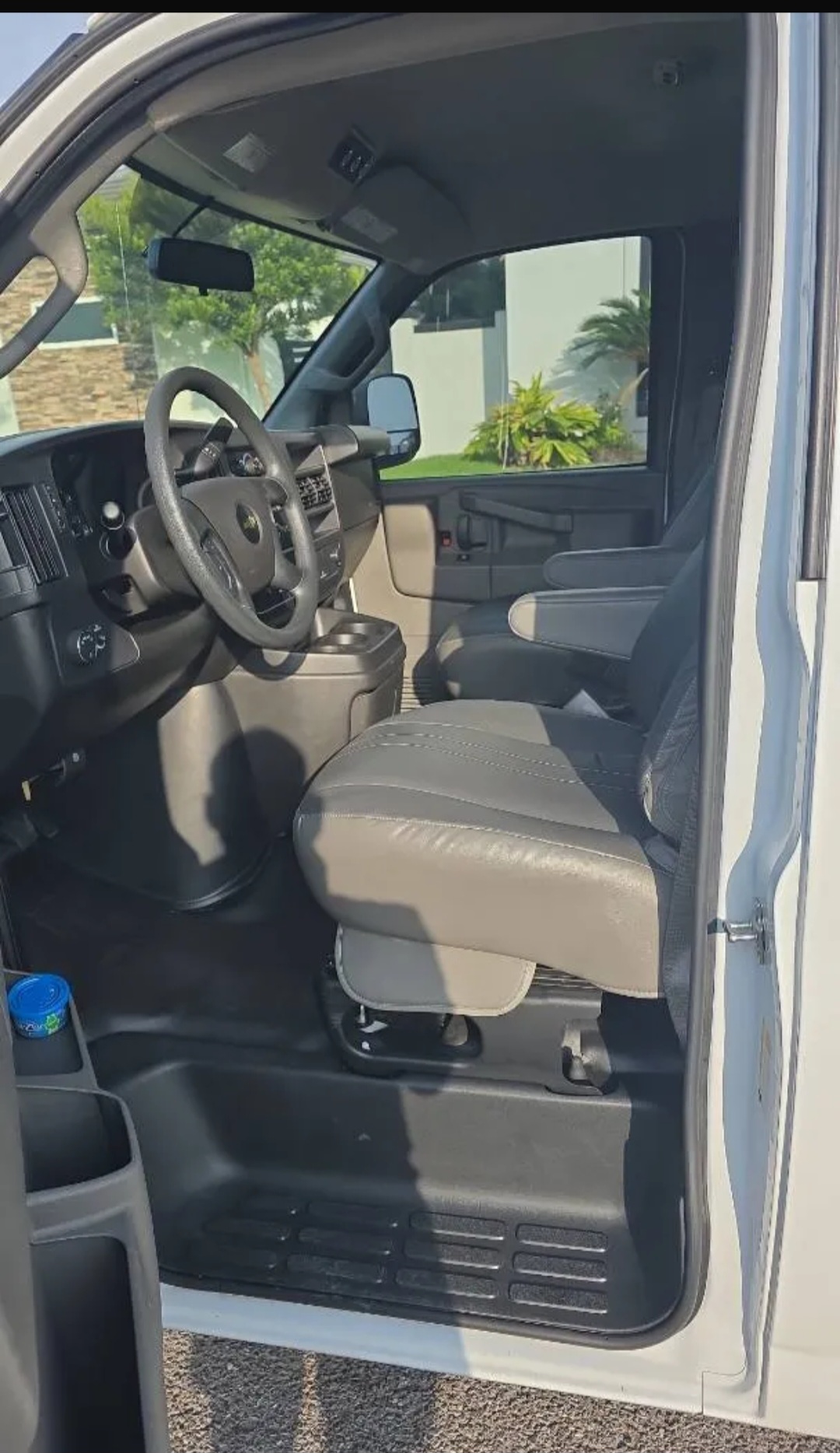 Used 2024 Chevrolet Express 3500 LS RWD image 15
