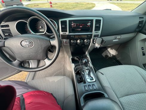 Used 2006 Toyota 4Runner Sport AWD/4WD image 6