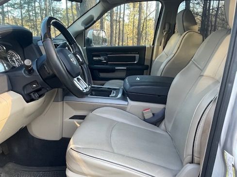 Used 2018 RAM 3500 Laramie Longhorn image 14