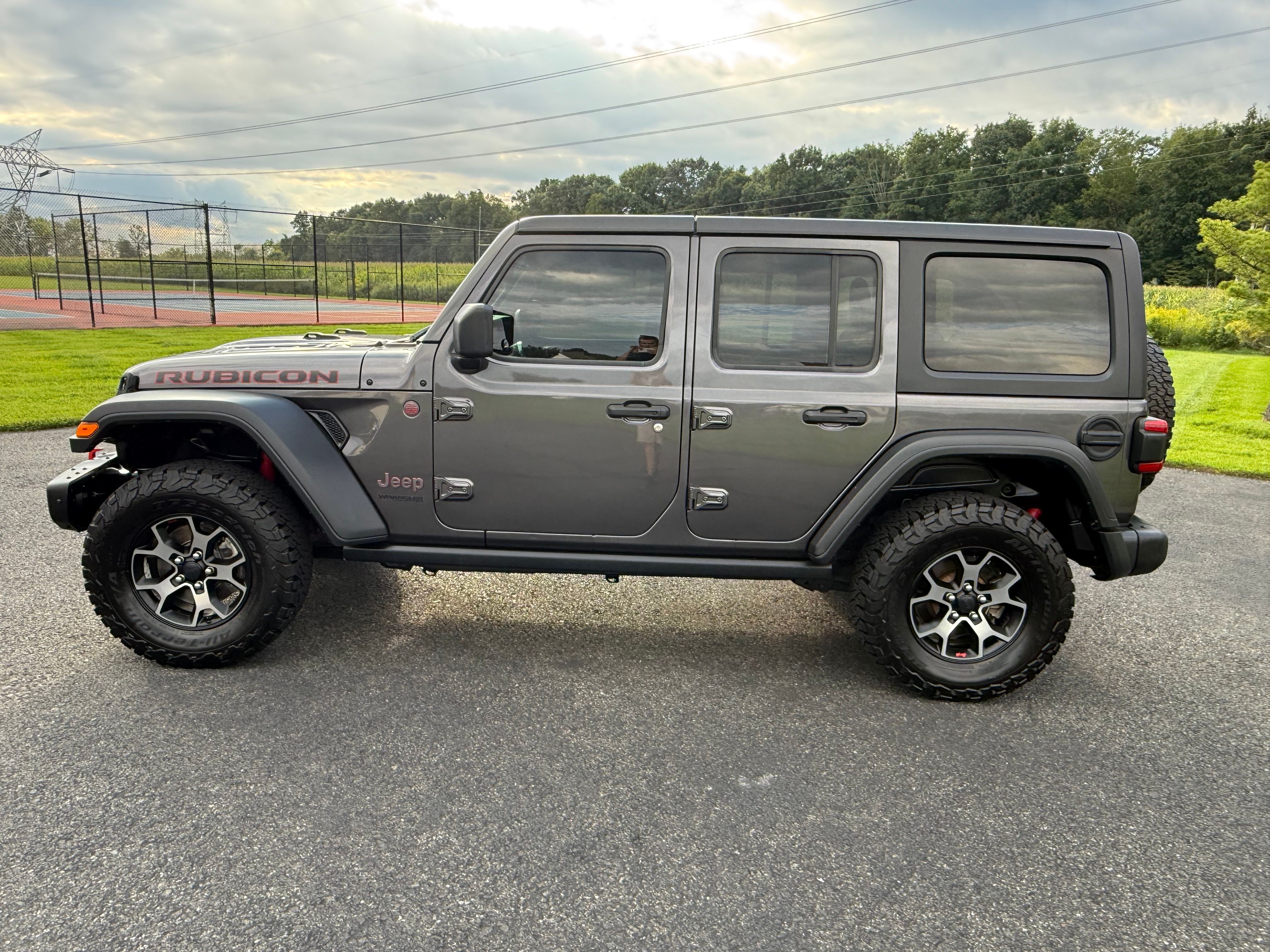 Used 2018 Jeep Wrangler Unlimited Rubicon w/ Dual Top Group AWD/4WD image 9