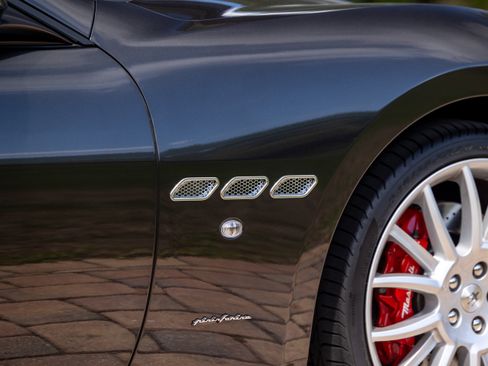 Used 2012 Maserati GranTurismo Convertible image 26