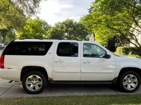Used 2008 GMC Yukon XL SLT AWD/4WD image 2