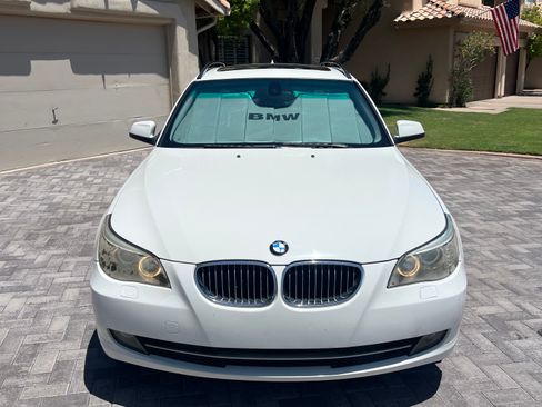 Used 2010 BMW 535i xDrive Wagon AWD/4WD image 2