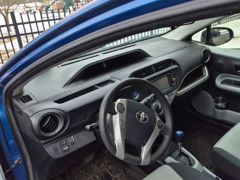 Used 2014 Toyota Prius C Three image 8