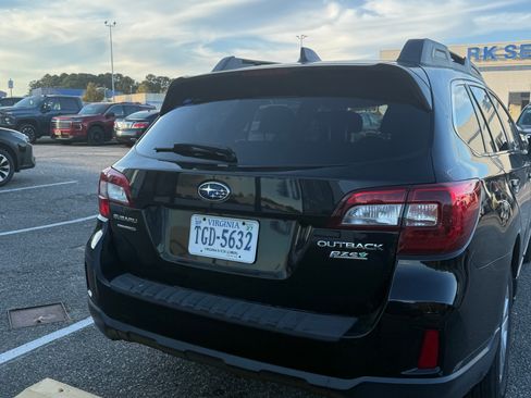 Used 2017 Subaru Outback 2.5i Premium image 4