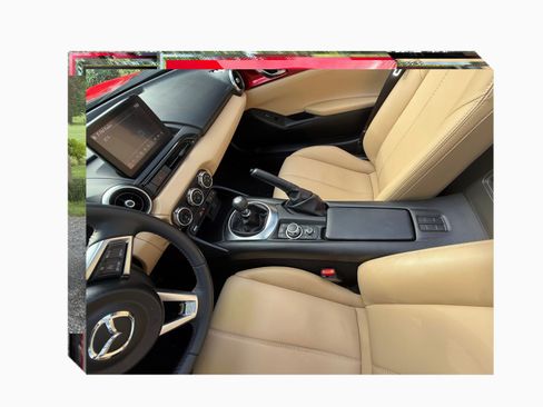Used 2018 MAZDA MX-5 Miata RF Grand Touring RWD image 14