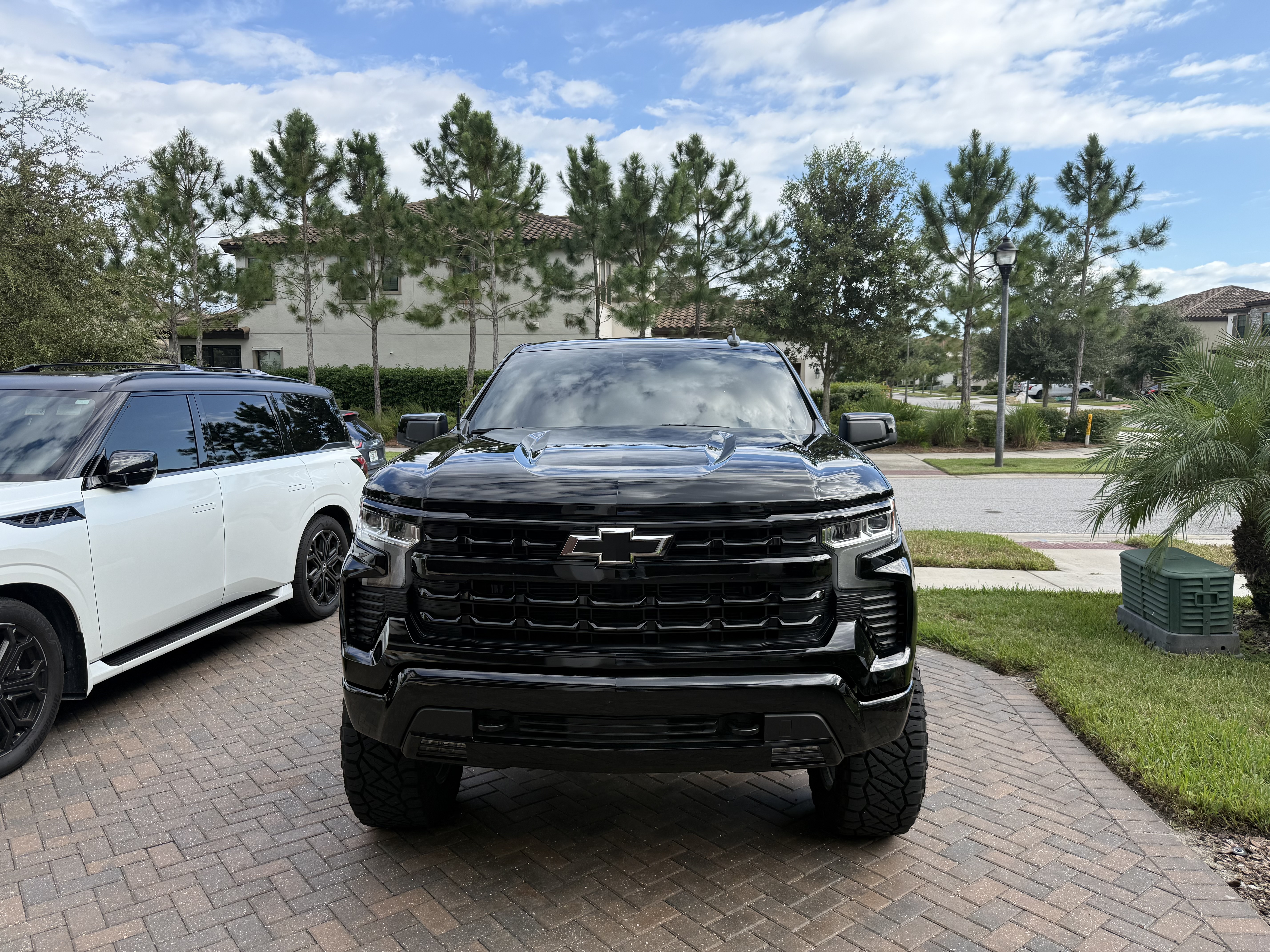 Used 2025 Chevrolet Silverado 1500 RST AWD/4WD image 8