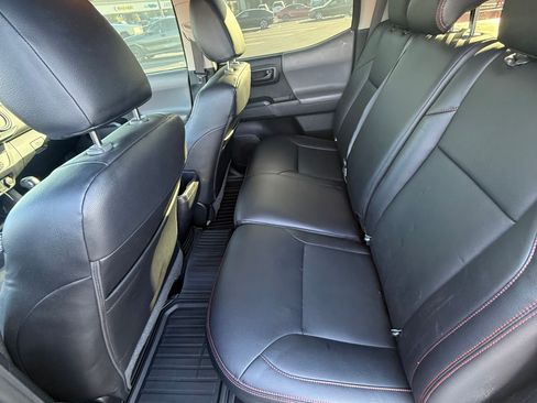 Used 2022 Toyota Tacoma SR w/ SR Convenience Package RWD image 10