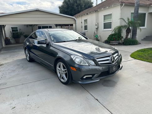 Used 2011 Mercedes-Benz E 550 Coupe image 1