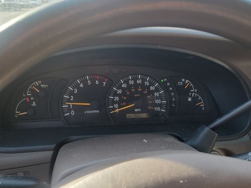 Used 2000 Toyota Tundra SR5 image 8