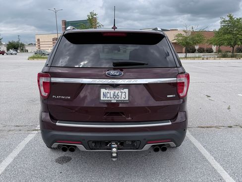 Used 2018 Ford Explorer Platinum AWD/4WD image 6