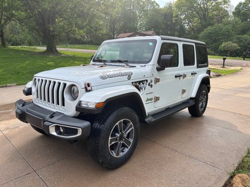 Used 2023 Jeep Wrangler Unlimited Sahara w/ Cold Weather Group AWD/4WD image 1