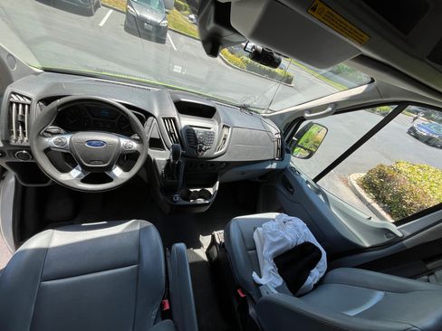 Used 2019 Ford Transit 250 148 Medium Roof image 13