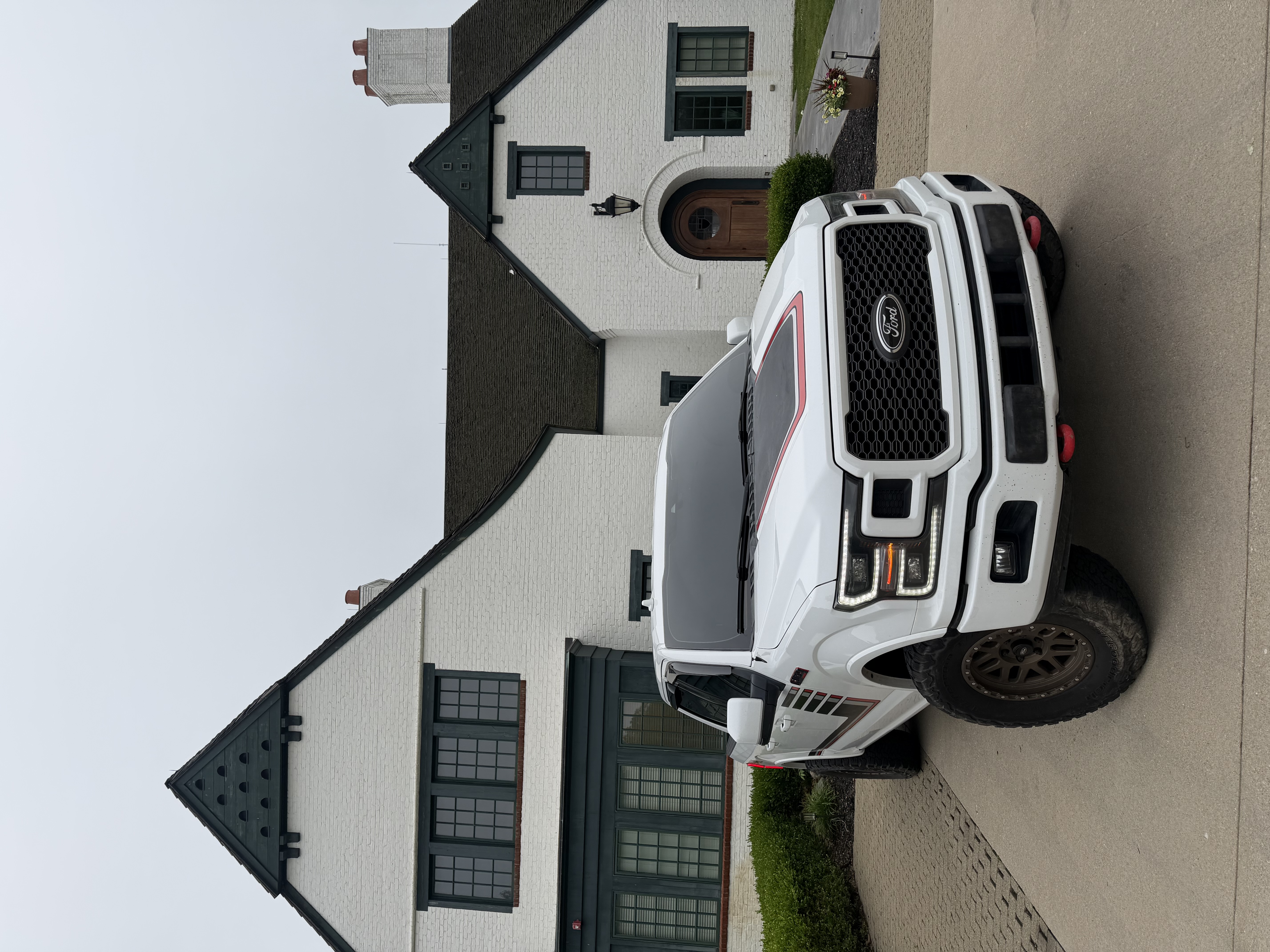 Used 2018 Ford F150 Lariat w/ Equipment Group 502A Luxury AWD/4WD image 1