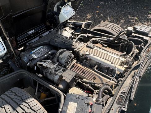 Used 1992 Chevrolet Corvette Coupe RWD image 10