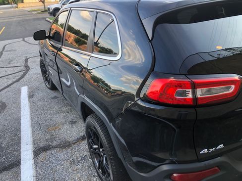 Used 2014 Jeep Cherokee Limited w/ Technology Group AWD/4WD image 10