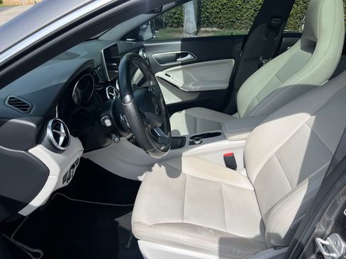 Used 2015 Mercedes-Benz CLA 250 image 11