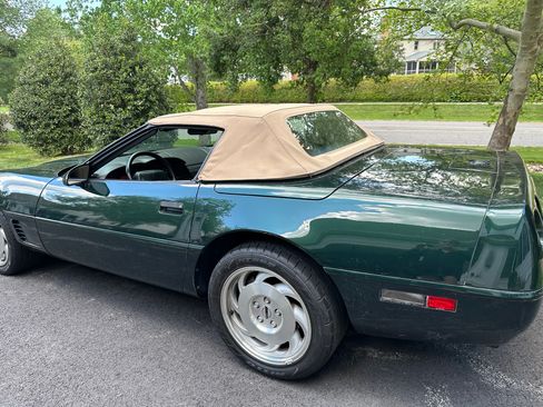 Used 1996 Chevrolet Corvette Convertible RWD image 11