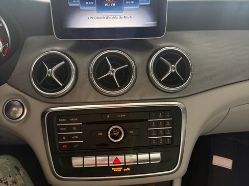 Used 2018 Mercedes-Benz CLA 250 image 11